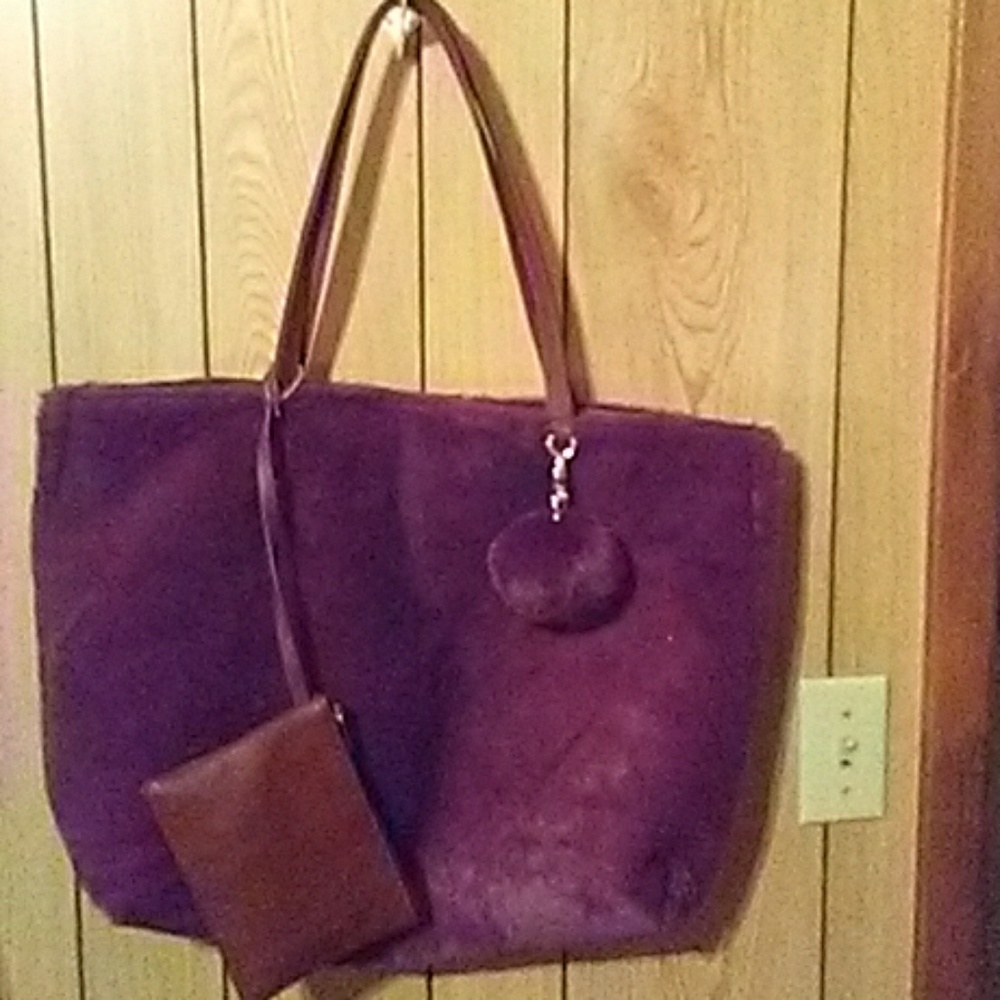 BURGUNDY TOTE SET - $6.00